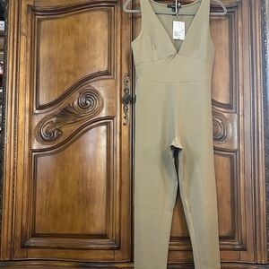 NEW Forever 21 light Olive Green Jumpsuit Medium